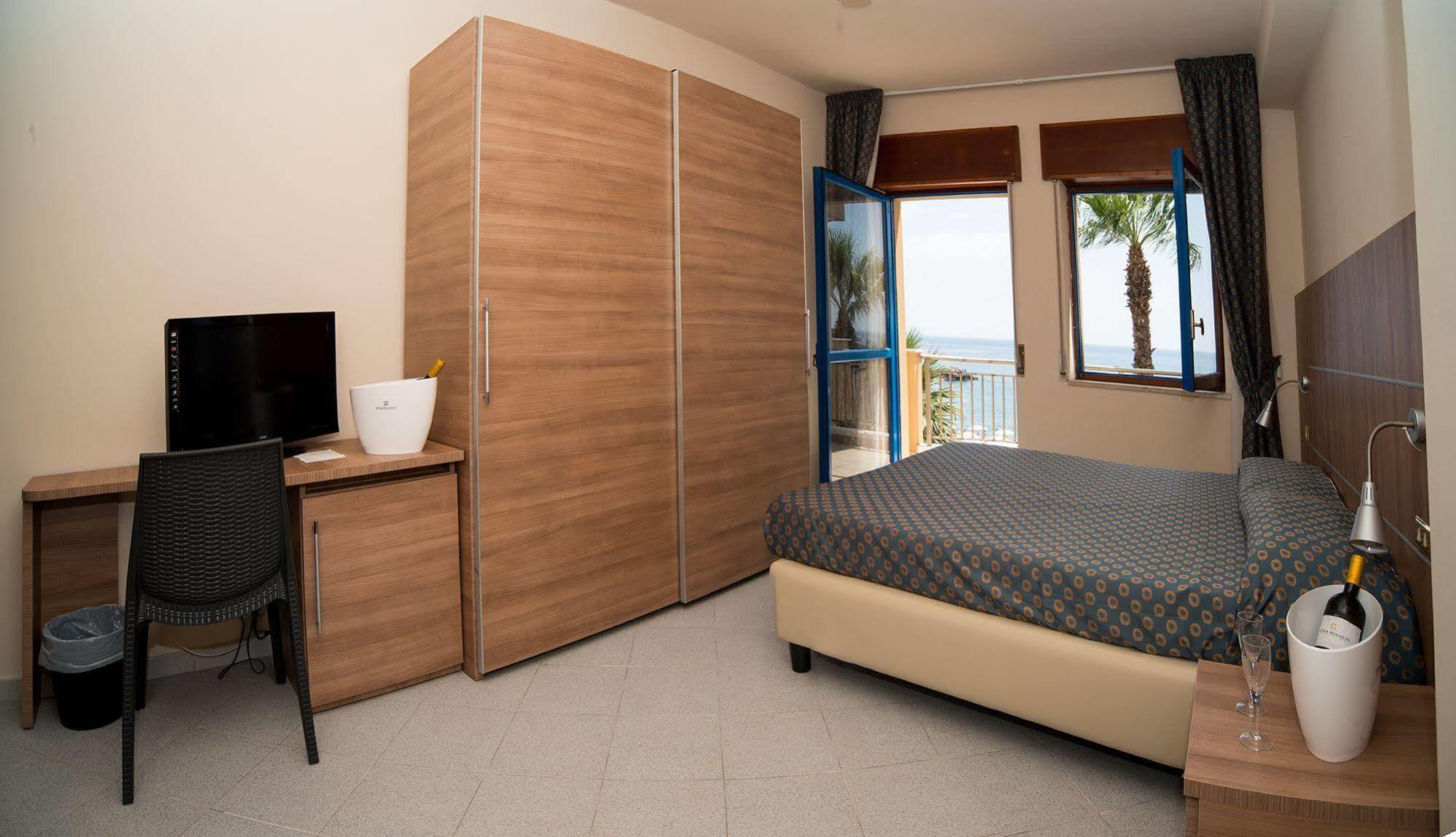 SantʼAlessio Siculo Elihotel מראה חיצוני תמונה